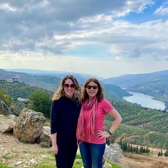 Meet your Posher, Lauren - Picture 5 of 6